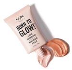 NYX Professional Makeup Born to Glow Liquid Illuminator, Flüssiges Schimmer Makeup, Highlighter, Foundation Base, Vegane Formel, Farbton Pure Gold – Bild 4