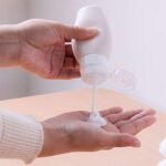 Uervoton Silikon Reiseflaschen Set mit Transparent Kulturbeutel, Handgepäck Kosmetiktasche, Auslaufsicher Reisebehälter für Shampoo Creme Spülung Körperpflege und Andere Flüssige – Bild 5