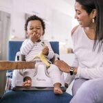 Ingenuity 2 in 1 Sitzerhöhung Stuhl, Babysitzerhöhung & Kleinkindersitz mit abnehmbaren Tablett, Essen & Fütterung Sitz für Kleinkinder, leicht zu reinigen, ideal für unterwegs, ab 6 Monaten – Bild 6