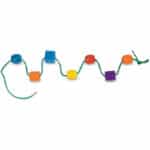 Melissa and Doug grosse Holzperlen zum Auffädeln Kinder | Montessori Fädelspiel ab 3 Jahre Mädchen & Jungen | Montessori Holzspielzeug | Motorikspielzeug mit Fädelperlen | Geschenke für Kleinkinder – Bild 3