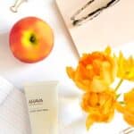AHAVA Totes Meer Wasser Mineral Handcreme - Feuchtigkeitscreme für Trockene, Rissige Hände, Zieht Schnell, Mit Osmoter-Mischung, Glättendem Hamamelis und Allantoin – Bild 4