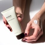 AHAVA Totes Meer Wasser Mineral Handcreme - Feuchtigkeitscreme für Trockene, Rissige Hände, Zieht Schnell, Mit Osmoter-Mischung, Glättendem Hamamelis und Allantoin – Bild 6