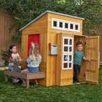 KidKraft Modernes Outdoor Garten-Spielhaus aus Holz mit Kinderküche und Gartenmöbel für Kinder – Bild 2