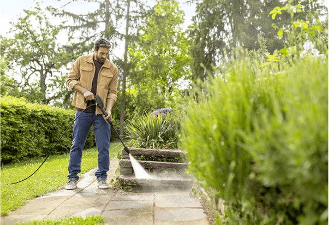 Im Garten Wege und Außentreppen