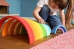 small foot Holzbausteine und Stapelspielzeug - Regenbogen-Set für Kinder ab 1 Jahr